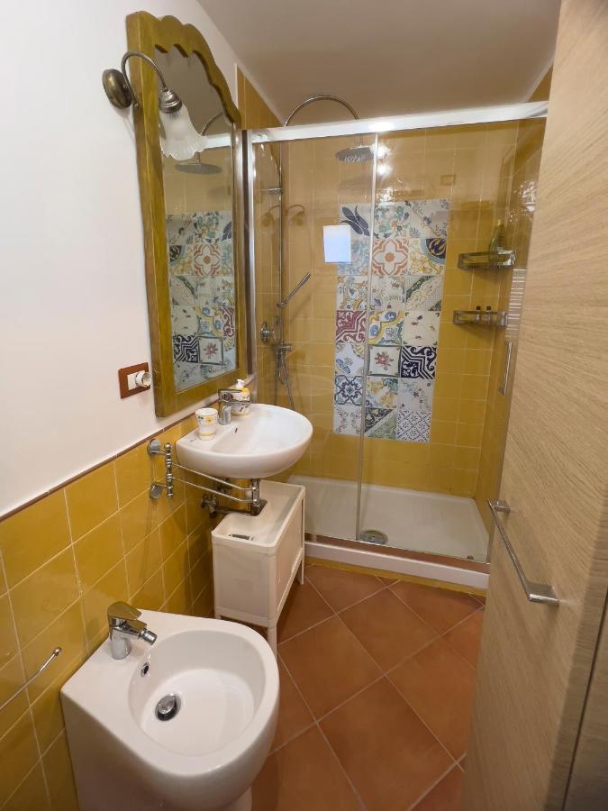 Giallo Napoli Eksteriør bilde