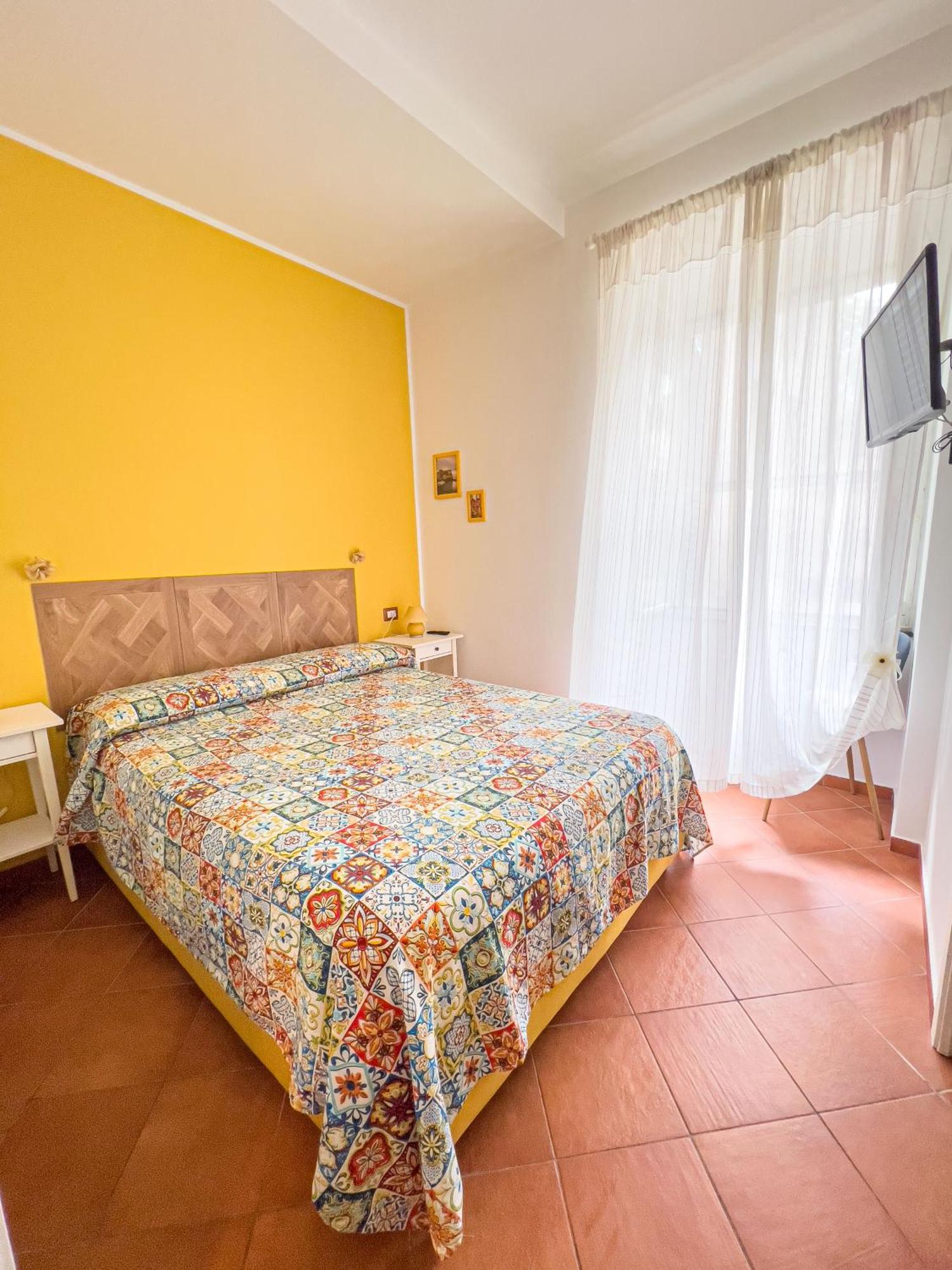 Giallo Napoli Eksteriør bilde